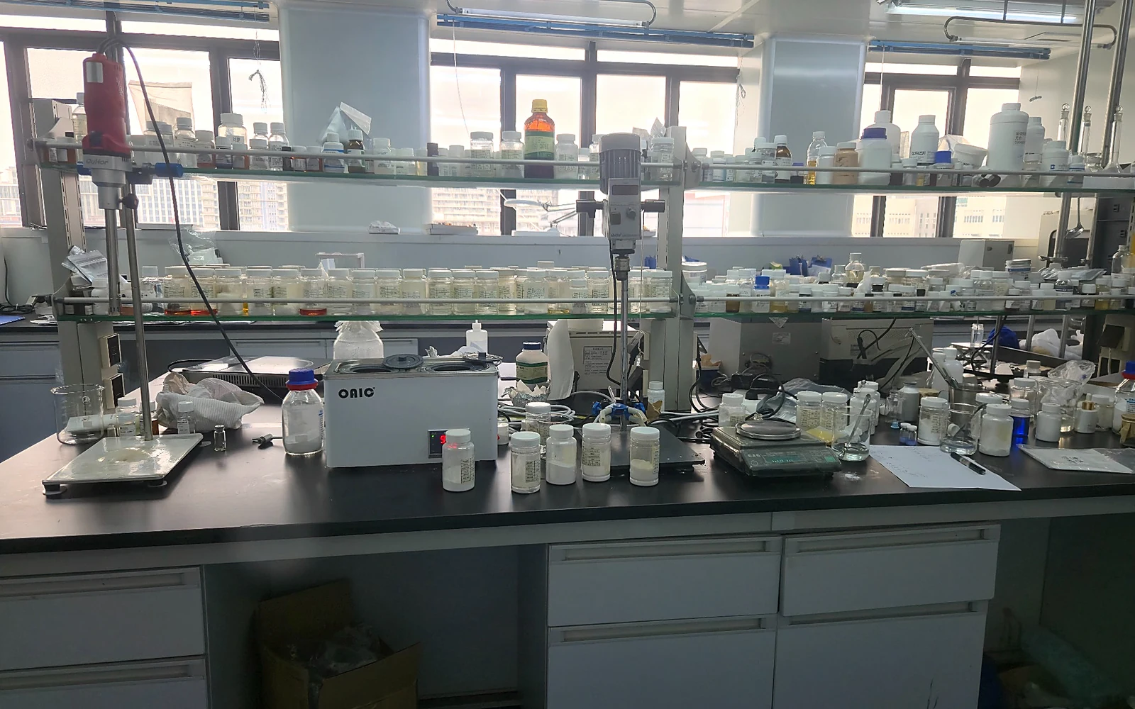 Laboratory workbench for quality review and documentation support